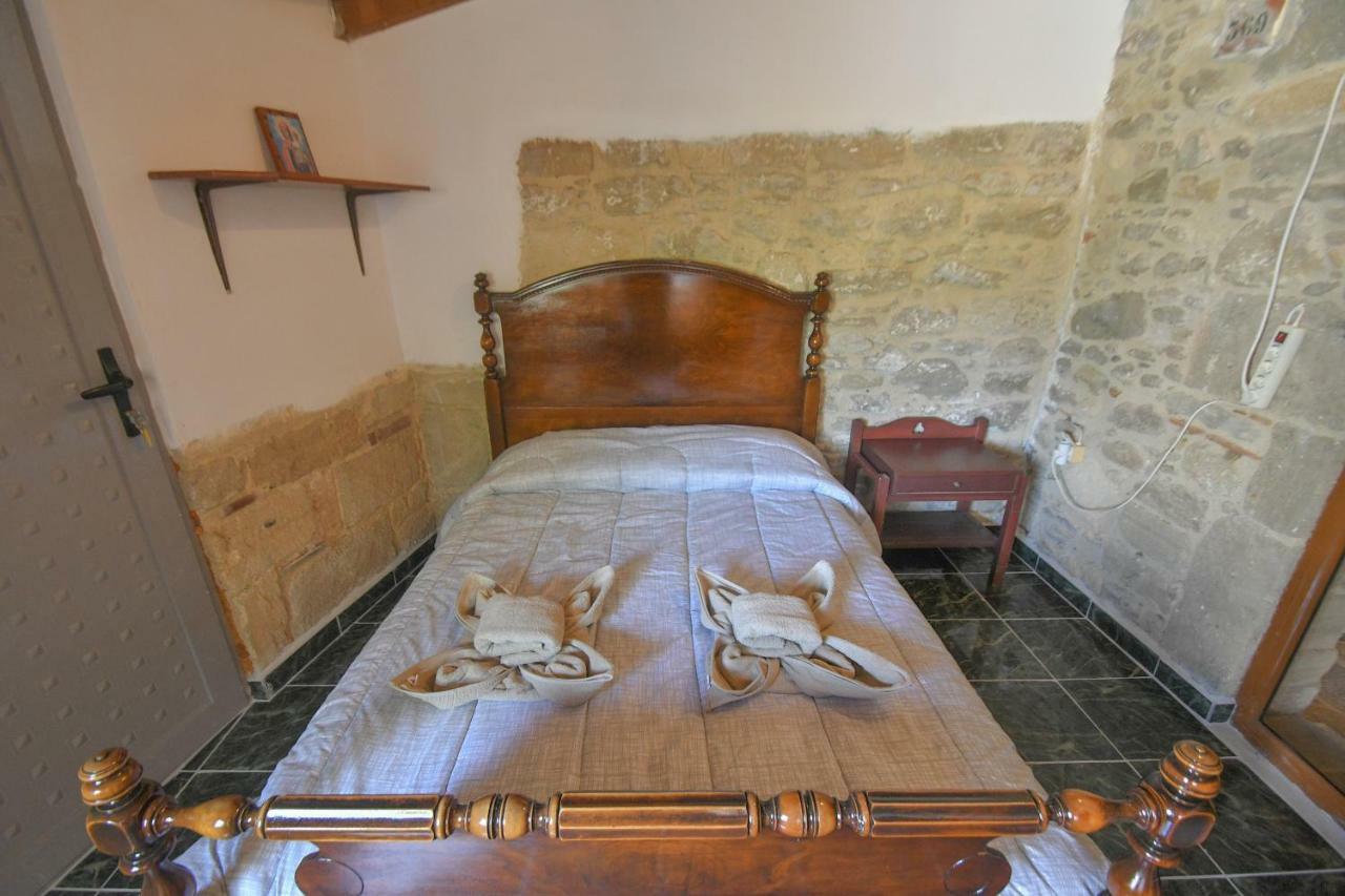 דירות Malona Village Stone House מראה חיצוני תמונה