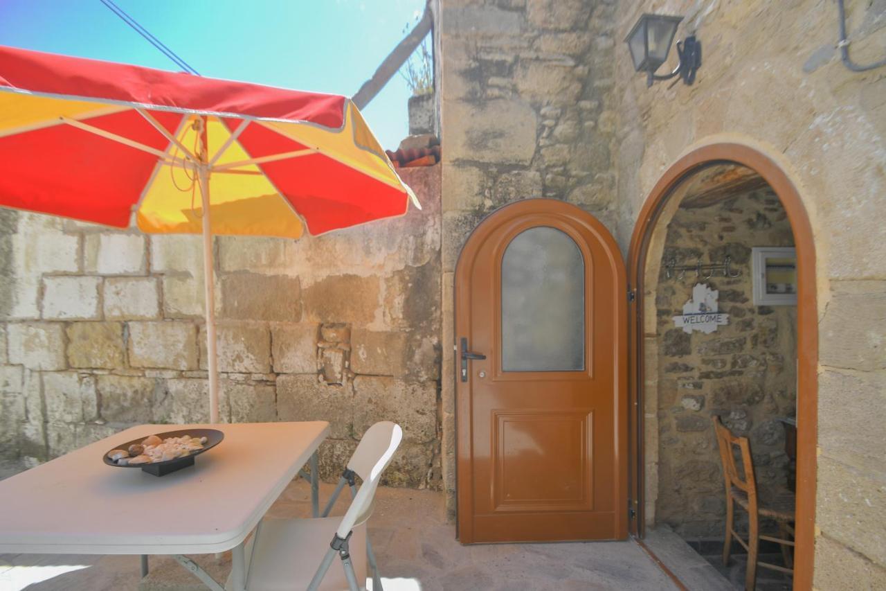 דירות Malona Village Stone House מראה חיצוני תמונה