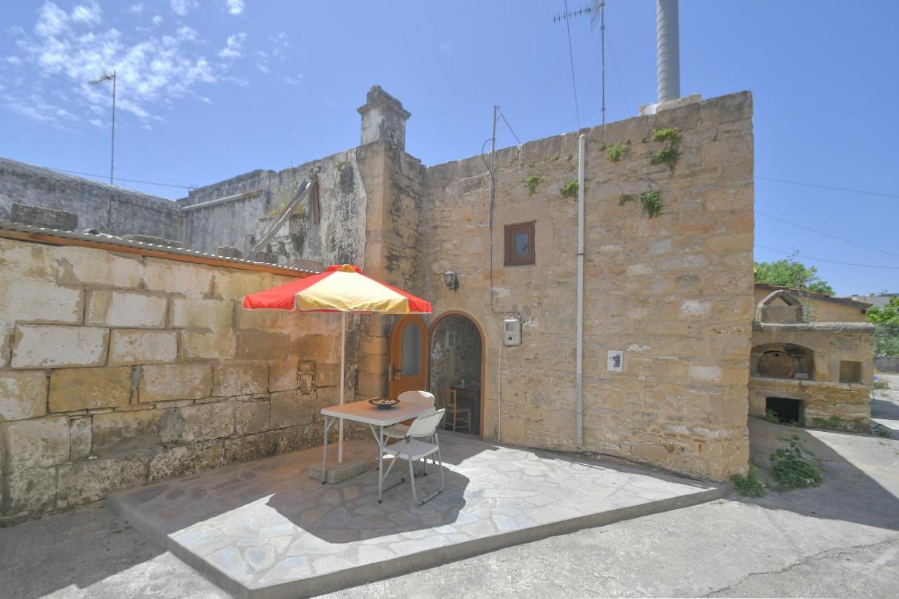 דירות Malona Village Stone House מראה חיצוני תמונה